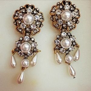Oscar De La Renta Earrings!!!!